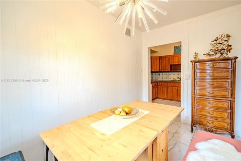 House in Miami, Florida 3 bedrooms, 93.65 sq.m. № 1809548 - photo 21