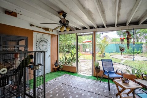 House in Miami, Florida 3 bedrooms, 93.65 sq.m. № 1809548 - photo 27