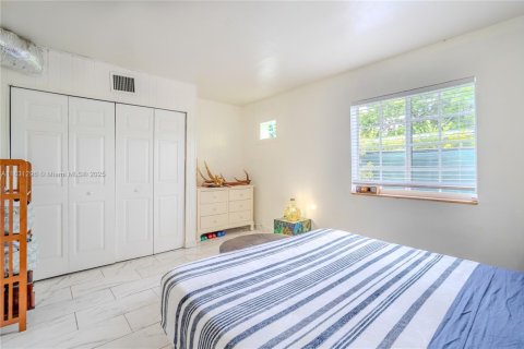 House in Miami, Florida 3 bedrooms, 93.65 sq.m. № 1809548 - photo 7