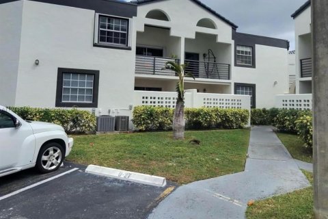 Condo in Miami, Florida, 2 bedrooms  № 2036060