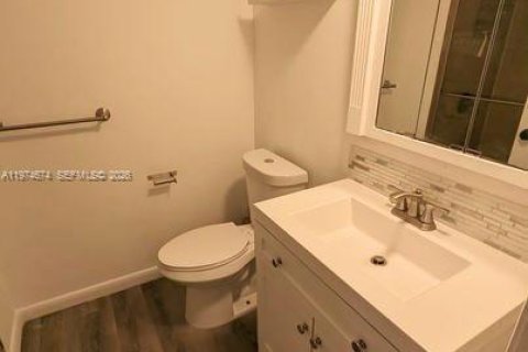 Condo in Miami, Florida, 2 bedrooms  № 2036060 - photo 9