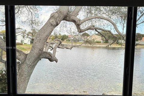 Copropriété à vendre à Parkland, Floride: 3 chambres, 163.51 m2 № 2033913 - photo 15