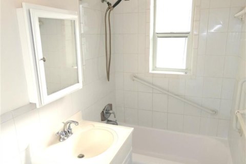 House in Fort Lauderdale, Florida 3 bedrooms, 94.95 sq.m. № 2083497 - photo 12