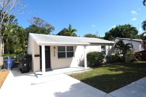 House in Fort Lauderdale, Florida 3 bedrooms, 94.95 sq.m. № 2083497 - photo 2