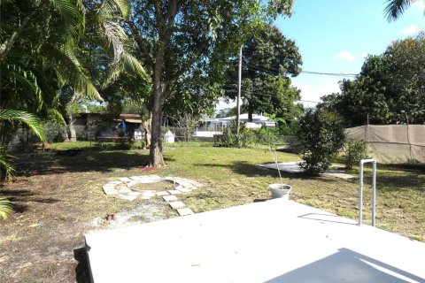 House in Fort Lauderdale, Florida 3 bedrooms, 94.95 sq.m. № 2083497 - photo 3