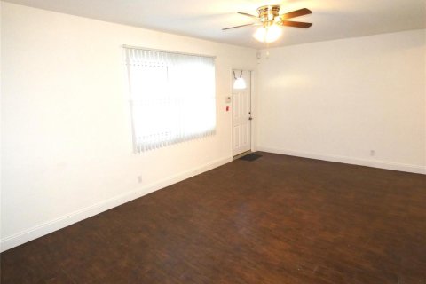 House in Fort Lauderdale, Florida 3 bedrooms, 94.95 sq.m. № 2083497 - photo 11