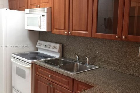 Condominio en venta en Miami, Florida, 2 dormitorios, 82.5 m2 № 1998536 - foto 7