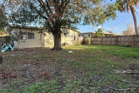 Casa en venta en Saint Petersburg, Florida, 3 dormitorios, 81.94 m2 № 1446027 - foto 19