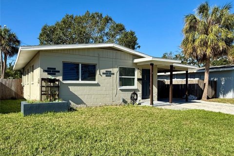 Casa en venta en Saint Petersburg, Florida, 3 dormitorios, 81.94 m2 № 1446027 - foto 2