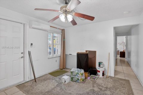 House in Miami Gardens, Florida 4 bedrooms, 167.78 sq.m. № 1998683 - photo 10