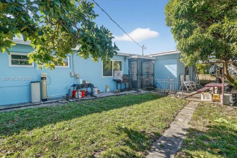 House in Miami Gardens, Florida 4 bedrooms, 167.78 sq.m. № 1998683 - photo 16