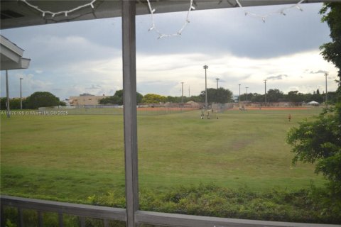 Condominio en venta en Miami, Florida, 2 dormitorios, 80.82 m2 № 1921140 - foto 12