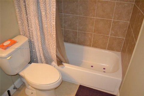 Condominio en venta en Miami, Florida, 2 dormitorios, 80.82 m2 № 1921140 - foto 17