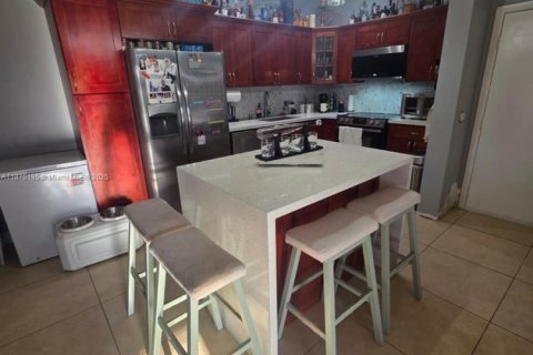 Condominio en venta en Miami, Florida, 2 dormitorios, 80.82 m2 № 1921140 - foto 2