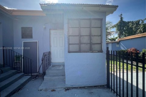 Propiedad comercial en alquiler en Miami, Florida, 1 dormitorio № 2077988 - foto 4