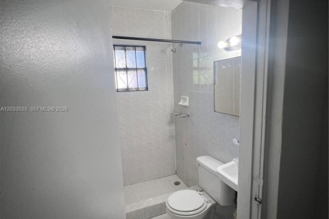 Propiedad comercial en alquiler en Miami, Florida, 1 dormitorio № 2077988 - foto 5