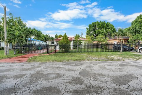 Купить виллу или дом в Майами, Флорида 4 спальни, 144.28м2, № 1923354 - фото 3