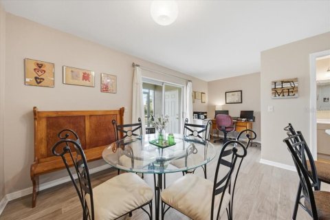 Condo in Pinellas Park, Florida, 2 bedrooms № 2200154 - photo 10