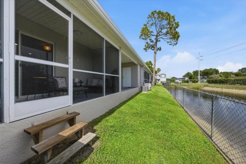Condo in Pinellas Park, Florida, 2 bedrooms № 2200154 - photo 29