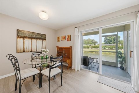 Condo in Pinellas Park, Florida, 2 bedrooms № 2200154 - photo 8