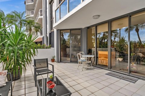 Condo in Aventura, Florida, 1 bedroom  № 1729369 - photo 30