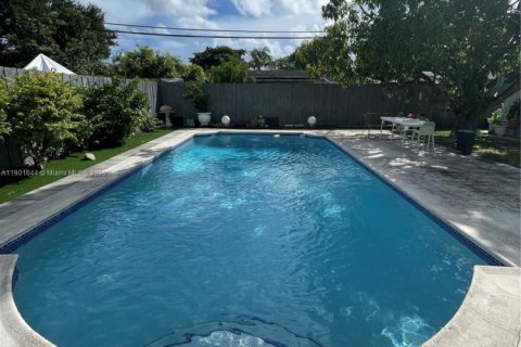 Casa en venta en Miramar, Florida, 4 dormitorios, 81.29 m2 № 1951585 - foto 2