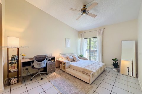 Condo in Deerfield Beach, Florida, 2 bedrooms № 1946505 - photo 23