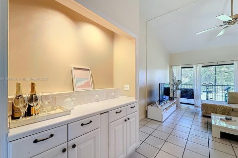 Condo in Deerfield Beach, Florida, 2 bedrooms № 1946505 - photo 10