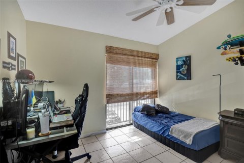 Condo in Deerfield Beach, Florida, 2 bedrooms № 1946505 - photo 29