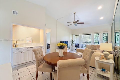 Condo in Deerfield Beach, Florida, 2 bedrooms № 1946505 - photo 13