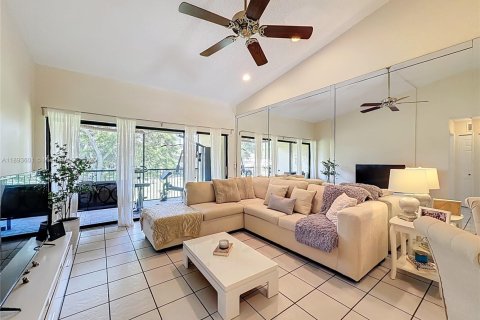 Condo in Deerfield Beach, Florida, 2 bedrooms № 1946505 - photo 15