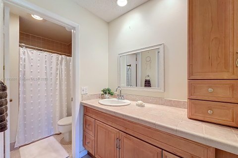 Condo in Deerfield Beach, Florida, 2 bedrooms № 1946505 - photo 26