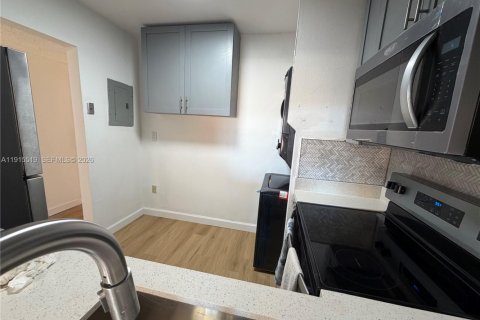 Снять в аренду кондоминиум в Хайалиа, Флорида 2 спальни, 80.82м2, № 1971626 - фото 14
