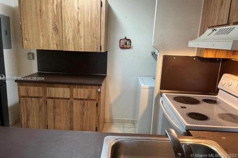 Copropriété à louer à Hialeah, Floride: 2 chambres, 80.82 m2 № 1971626 - photo 10