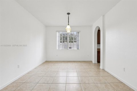 Casa en venta en Homestead, Florida, 4 dormitorios, 288.09 m2 № 1977175 - foto 15