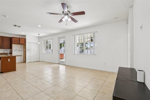 Casa en venta en Homestead, Florida, 4 dormitorios, 288.09 m2 № 1977175 - foto 22