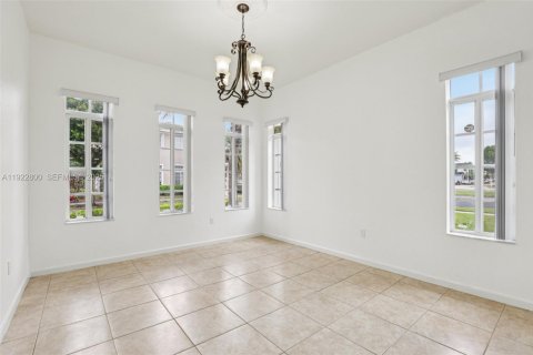 Casa en venta en Homestead, Florida, 4 dormitorios, 288.09 m2 № 1977175 - foto 7