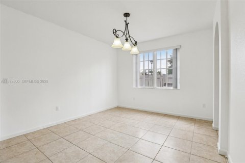 Casa en venta en Homestead, Florida, 4 dormitorios, 288.09 m2 № 1977175 - foto 13