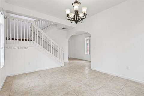 Casa en venta en Homestead, Florida, 4 dormitorios, 288.09 m2 № 1977175 - foto 9