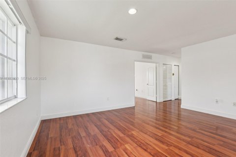 Casa en venta en Homestead, Florida, 4 dormitorios, 288.09 m2 № 1977175 - foto 26