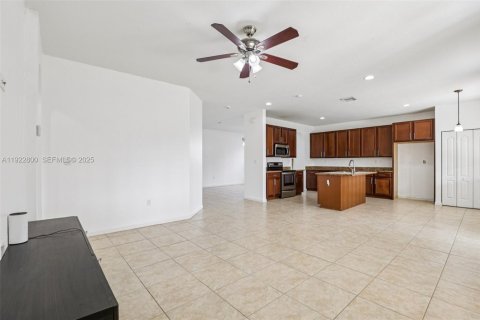 Casa en venta en Homestead, Florida, 4 dormitorios, 288.09 m2 № 1977175 - foto 21