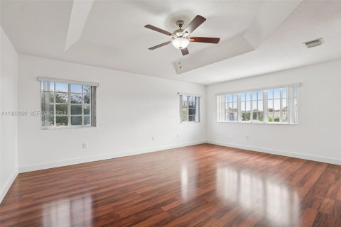 Casa en venta en Homestead, Florida, 4 dormitorios, 288.09 m2 № 1977175 - foto 29