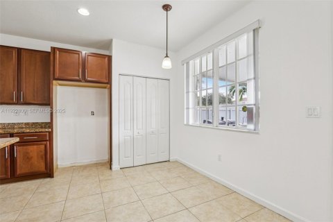 Casa en venta en Homestead, Florida, 4 dormitorios, 288.09 m2 № 1977175 - foto 16