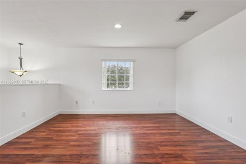 Casa en venta en Homestead, Florida, 4 dormitorios, 288.09 m2 № 1977175 - foto 28