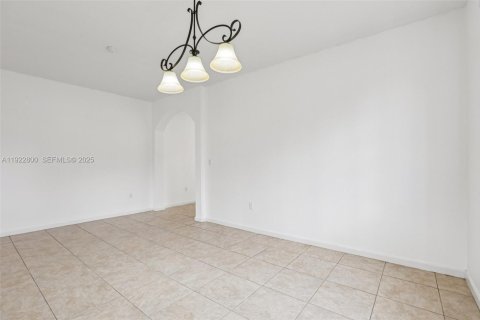 Casa en venta en Homestead, Florida, 4 dormitorios, 288.09 m2 № 1977175 - foto 14