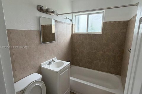 Apartamento en alquiler en Miami, Florida, 1 dormitorio, 46.45 m2 № 2011250 - foto 4
