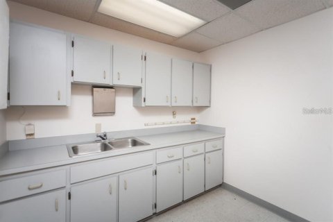 Propiedad comercial en venta en Hudson, Florida, 178.37 m2 № 1734104 - foto 26
