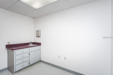 Propiedad comercial en venta en Hudson, Florida, 178.37 m2 № 1734104 - foto 13