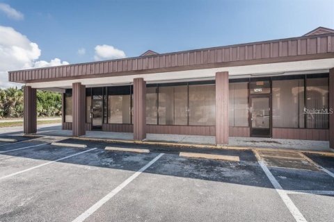 Propiedad comercial en venta en Hudson, Florida, 178.37 m2 № 1734104 - foto 1