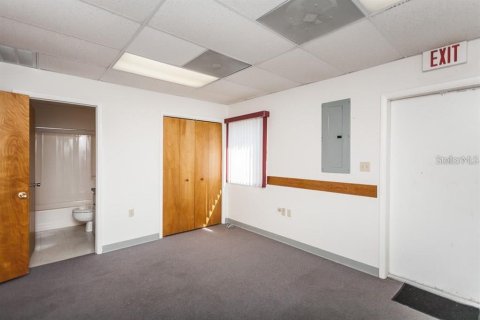 Propiedad comercial en venta en Hudson, Florida, 178.37 m2 № 1734104 - foto 20